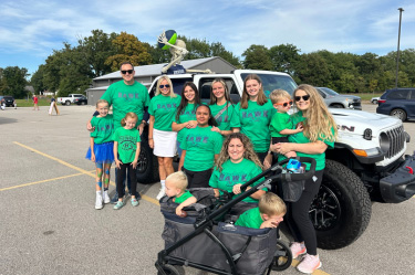 Wildfire Credit Union Employees at a homecoming parade